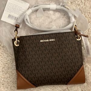 ❌SOLD❌Michael Kors Women’s Nicole Crossbody Bag